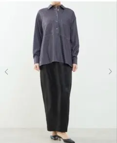 SOFFITTO 上品な光沢感のIラインスカート ブラック　Sサイズのサムネイル