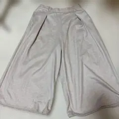 ライトグレー ガウチョパンツ