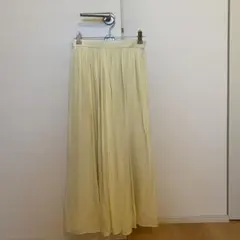 ナチュラルビューティーベーシック　イエロースカート