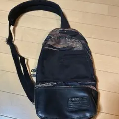 正規店購入品✨ディーゼル DIESEL ボディバッグ ショルダーバッグ カモフラ