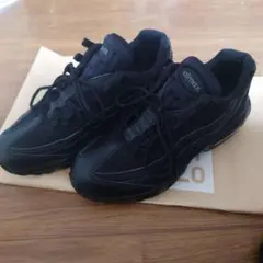 美品ナイキエアマックス95　28 cmブラック スニーカー