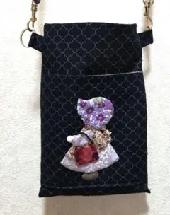 スーちゃんスマホポーチ　ブラック系