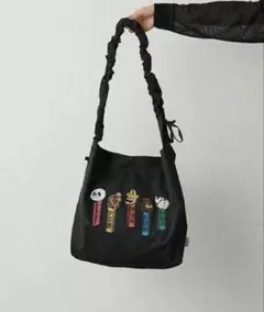 (ペッツ)×ear・刺繍 ショルダーバッグ 黒