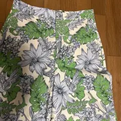 ZARA 花柄パンツのサムネイル