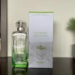 エルメス　香水《屋根の上の庭》空き瓶