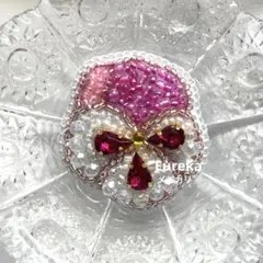 ビーズ刺繍ブローチ　ピンクパンジー