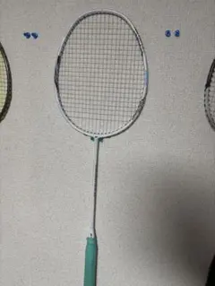 美品】YONEX アストロクス70 4UG5 - メルカリ