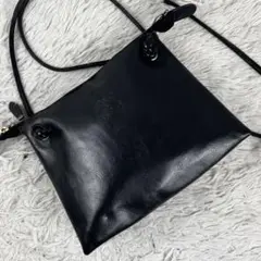 美品 イルビゾンテ レザー ショルダーバッグ ロゴ型押し ファスナー ブラック
