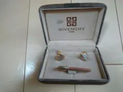 ジバンシー　GIVENCHY ネクタイピンとカフスボタンセット
