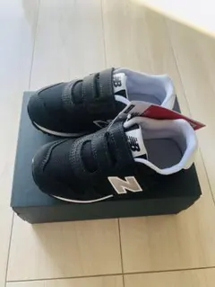 New Balance IZ373 ブラック 16cm