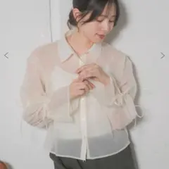 レトロガール　シアー袖リボンブラウス　シャツ　新品のサムネイル