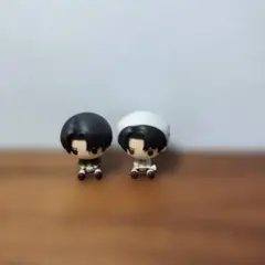 進撃の巨人　リヴァイ　ちょこのっこ　フィギュア　一番くじ　2体