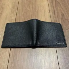 【BALLY】二つ折り財布　革製のサムネイル
