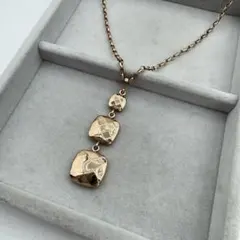 【人気】folli follie ネックレス　3連　スクエア　ゴールド