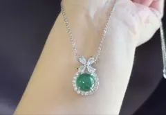 本翡翠、氷藍水緑花柄平安玉璧ネックレストップ - メルカリ
