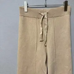 ニットフレアパンツ(S〜M相当)ベージュ無地　センタープレス　あったか秋冬