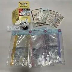 ちいかわモモンガマクドナルドクルーユニフォームデフォルメフィギュア箱おまけつき