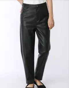 JEANASIS ビーガンレザーテーパードパンツ