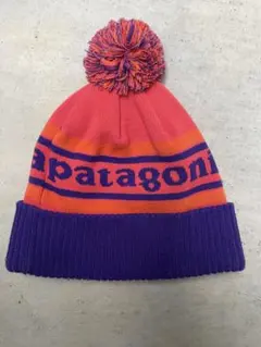 patagonia ポンポン付きニット帽