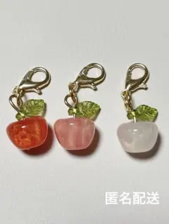 チャーム　ゴールド　フルーツ　りんご　レッド　ピンク　ホワイト　3個セット
