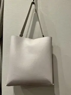 Item thumbnail for item 0490ec28-ac5d-4a7a-b3ad-609c661bbedf