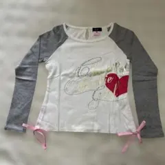 ハート装飾の長袖カットソー