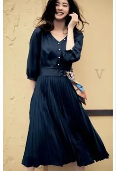 【新品未使用】JUSGLITTY ジャスグリッティー ベルト付 ワンピース 紺