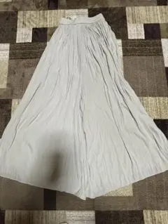 UNIQLOワッシャーサテンスカートパンツ