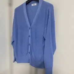 Te chichi（テチチ）のブルーのVネックカーディガン