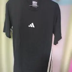 adidas ブラック スポーツ TシャツJD 1906