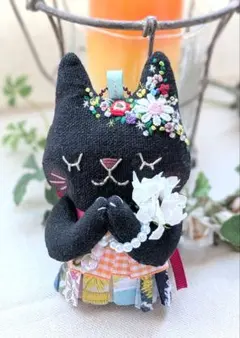 ハンドメイド・お祈り猫チャー厶ストラップ(163)　✤ミナペルホネンはぎれ✤