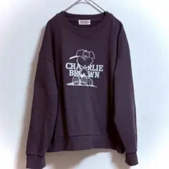 PEANUTSworldwideLLC チャーリーブラウンクルーネックトレーナー