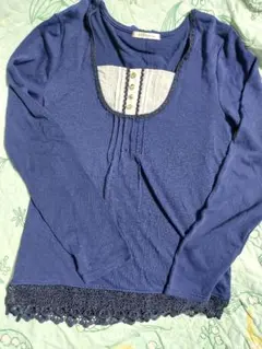 アクシーズ　新品未使用　胸のレースと背中のリボンが可愛いカットソー