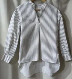 オペークドットクリップ　ストライプ　Vネックブラウス