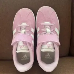 adidas ピンク スニーカー