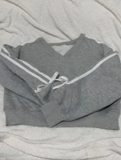 グレー Vネック トレーナー Fサイズ