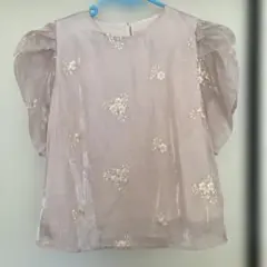 SHE-INシーイン 花柄光沢キラキラシフォンブラウス　未使用