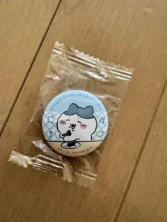 ちいかわ ハチワレ くら寿司 コラボ 缶バッジ