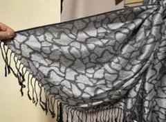 ◾️シルバーと黒の幾何学模様ストール◾️リバーシブル◾️