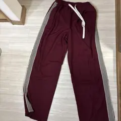 ウエストゴム付きパンツ ワイン色