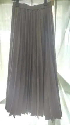 ダークグレー プリーツロングスカート