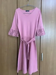 JUSGLITTY 袖刺繍フレアワンピース　ピンク