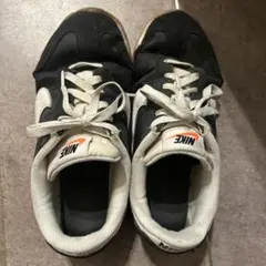 NIKE スニーカー ブラック ホワイト 24cm