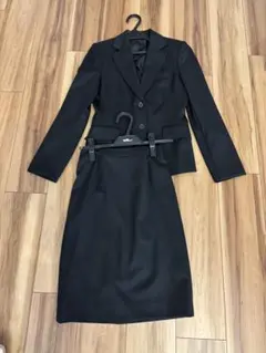 ブラックスーツセット（ジャケット・スカート・パンツ）