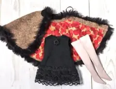 リカちゃん・ブライスのケープと黒ワンピ他のセット