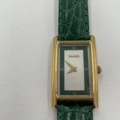 【稼働品】GUCCI 2600L ゴールド レクタンギュラー クォーツ 腕時計のサムネイル