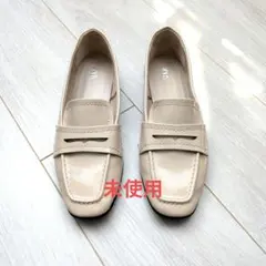 ZARA　エナメルローファー