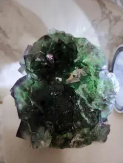 南アフリカ産のフローライト 重さ２００,４ｇ 紫とグリーンのゾーニングが美しい 南アフリカ産のフローライト 重さ200,4g 紫とグリーンの