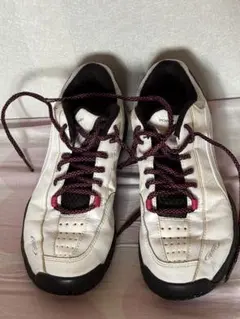 中古ヨネックス　パワークッション106D テニスシューズ 24.５黒　白　ピンク