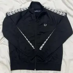 フレッドペリー トラックジャケット ジャージ 黒 ブラックのサムネイル